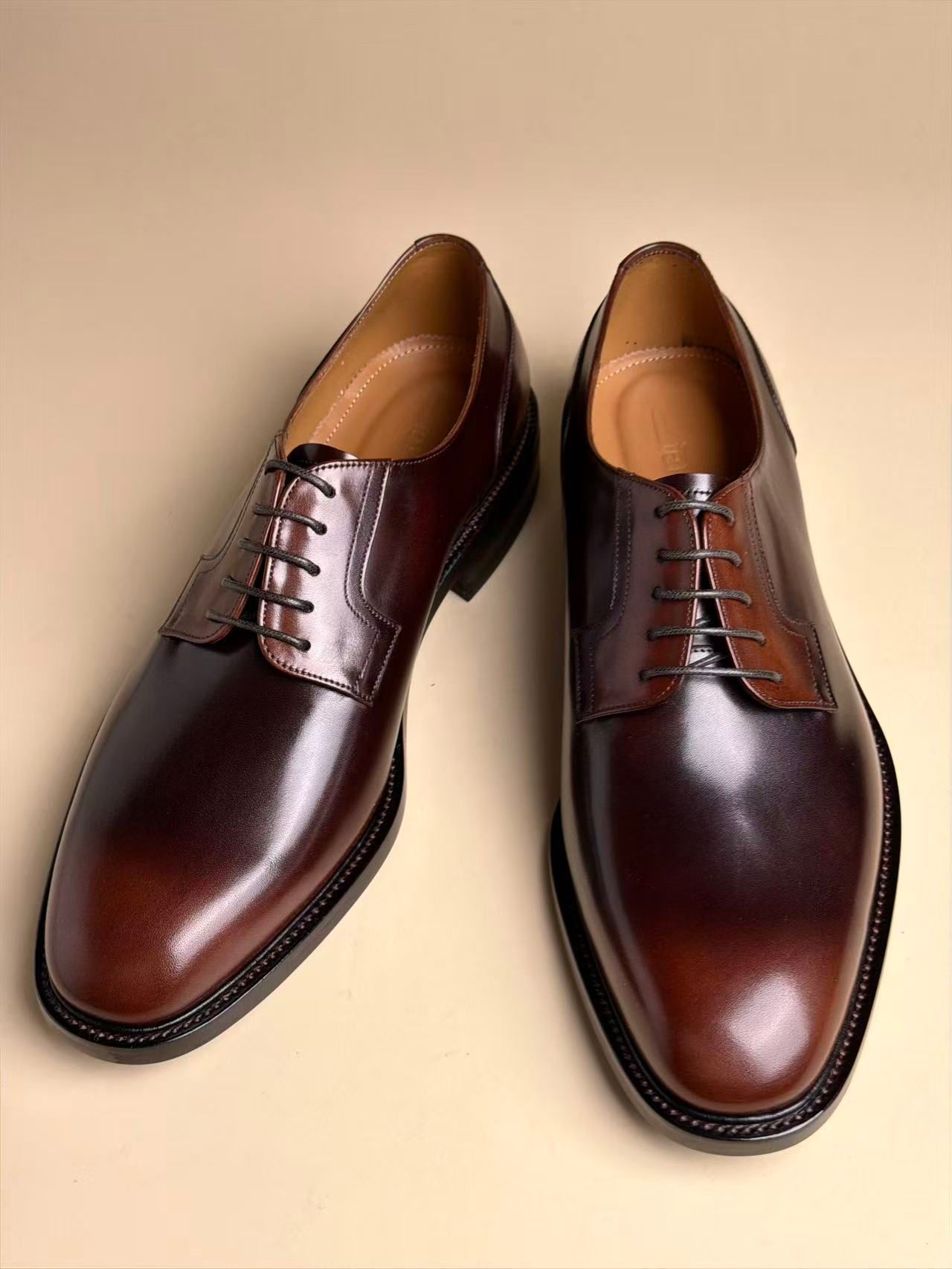 Medium Round-Toe Five-Eyelet Derby Shoes | Brown-Caramel Two-Tone Hand-Burnished Calf Leather Handmade Goodyear Welted