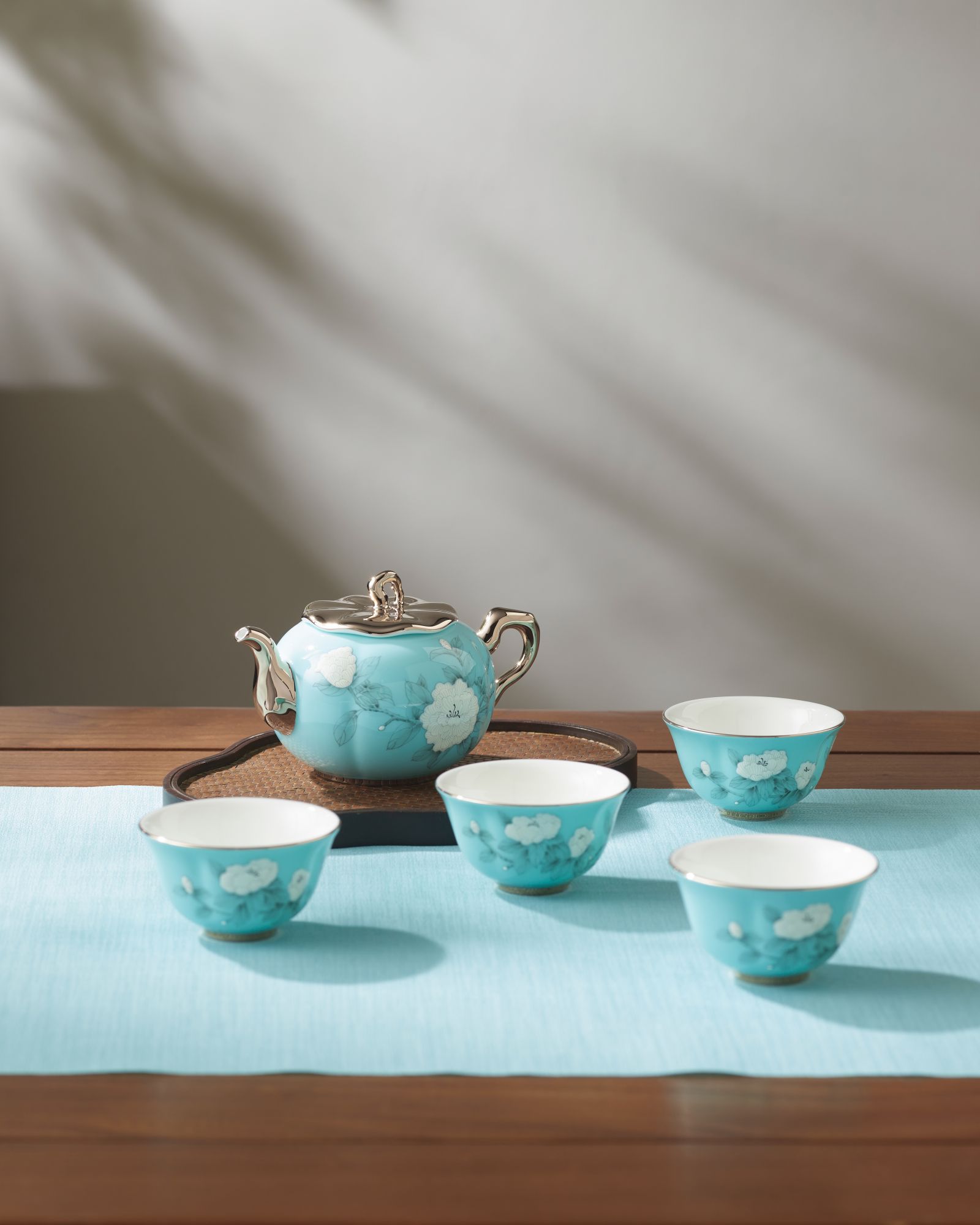 Madam Porcelain – Hand‑Painted Blue 6‑Piece Tea Set