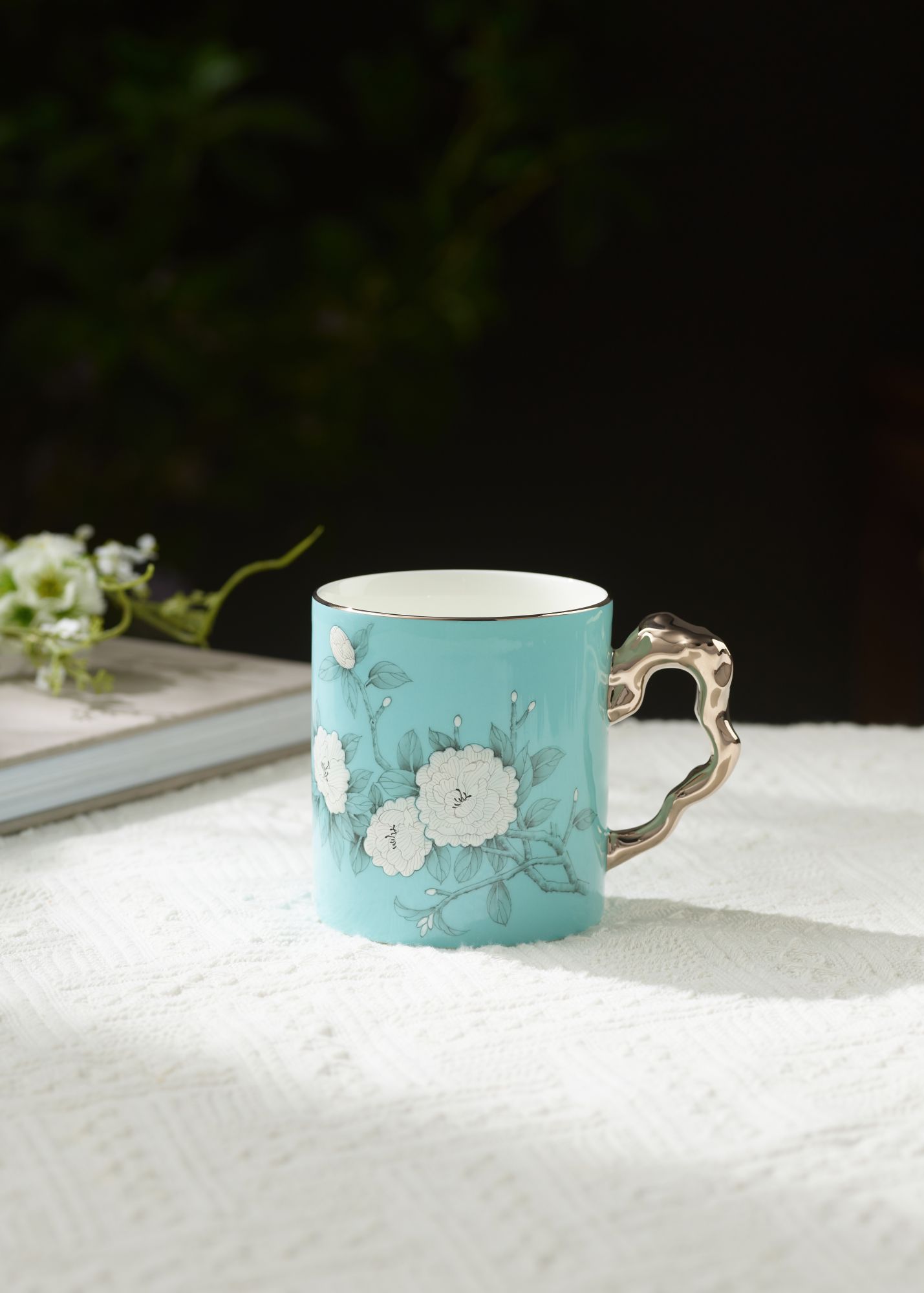 Madame Porcelain – Hand-Painted West Lake Blue 340 ml Magnesia-Reinforced Porcelain Cup