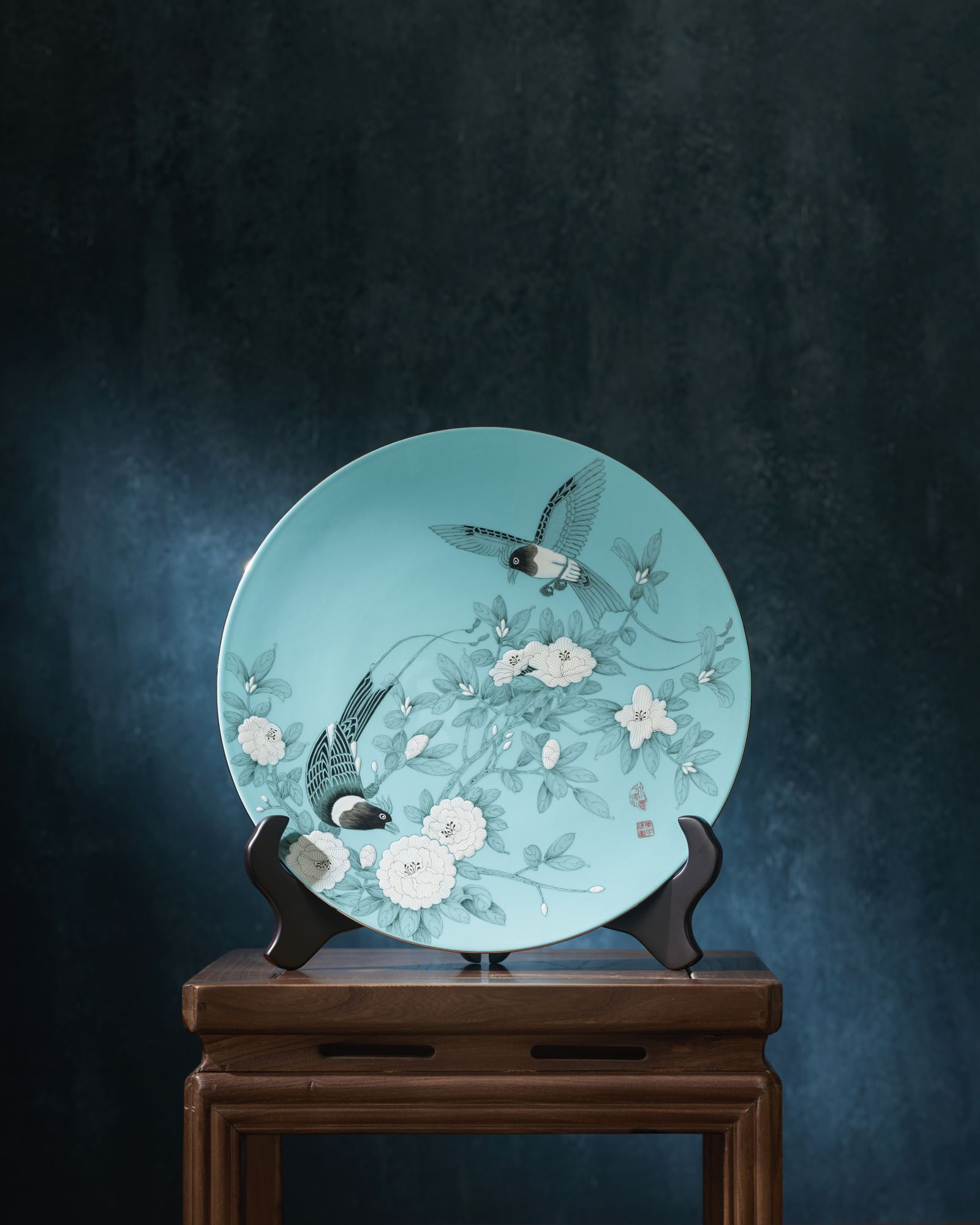 Madame Porcelain – Hand-Painted West Lake Blue 330 mm Magnesia-Reinforced Porcelain Plate