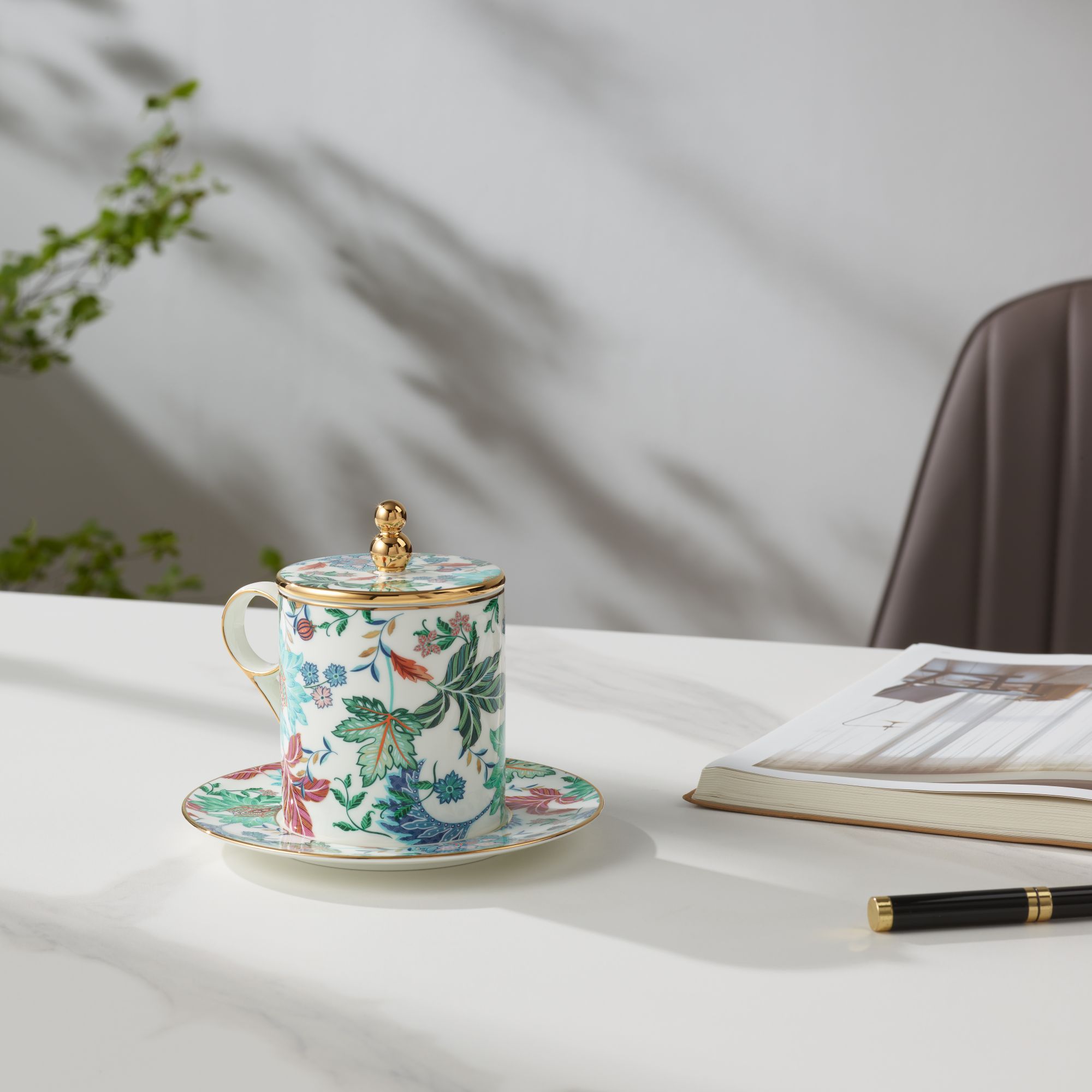 Happiness Garden – Clarence Palace Paisley Garden 350 ml 3-Piece Magnesia-Reinforced Porcelain Lidded Cup Set