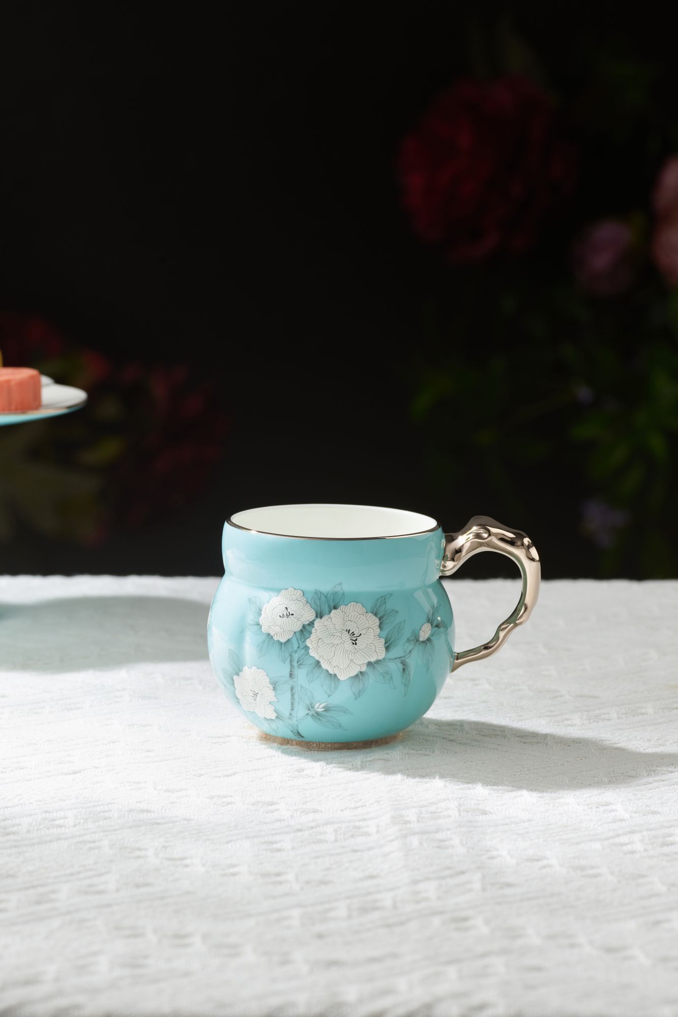 Madame Porcelain – Hand-Painted West Lake Blue 360 ml Magnesia-Reinforced Porcelain Cup