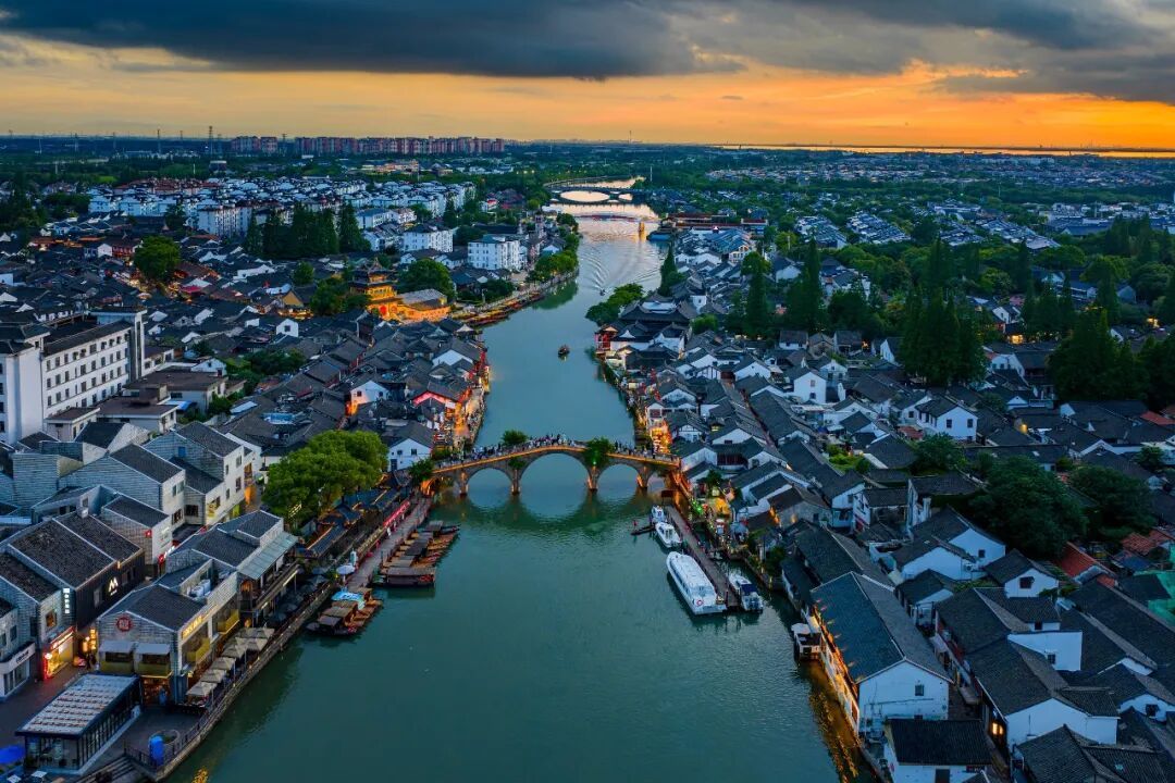 ZhuJiaJiao Water Town Half-Day Tour