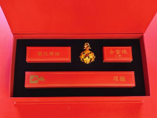 Red fragrant bead necklace gift set, a classy meaningful gift