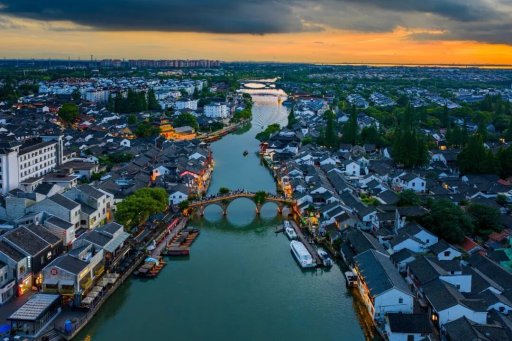 Zhujiajiao Water Town Half-Day Tour