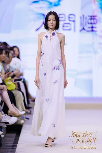 Renjian Yanhuo – Amy Chu Haute Couture
