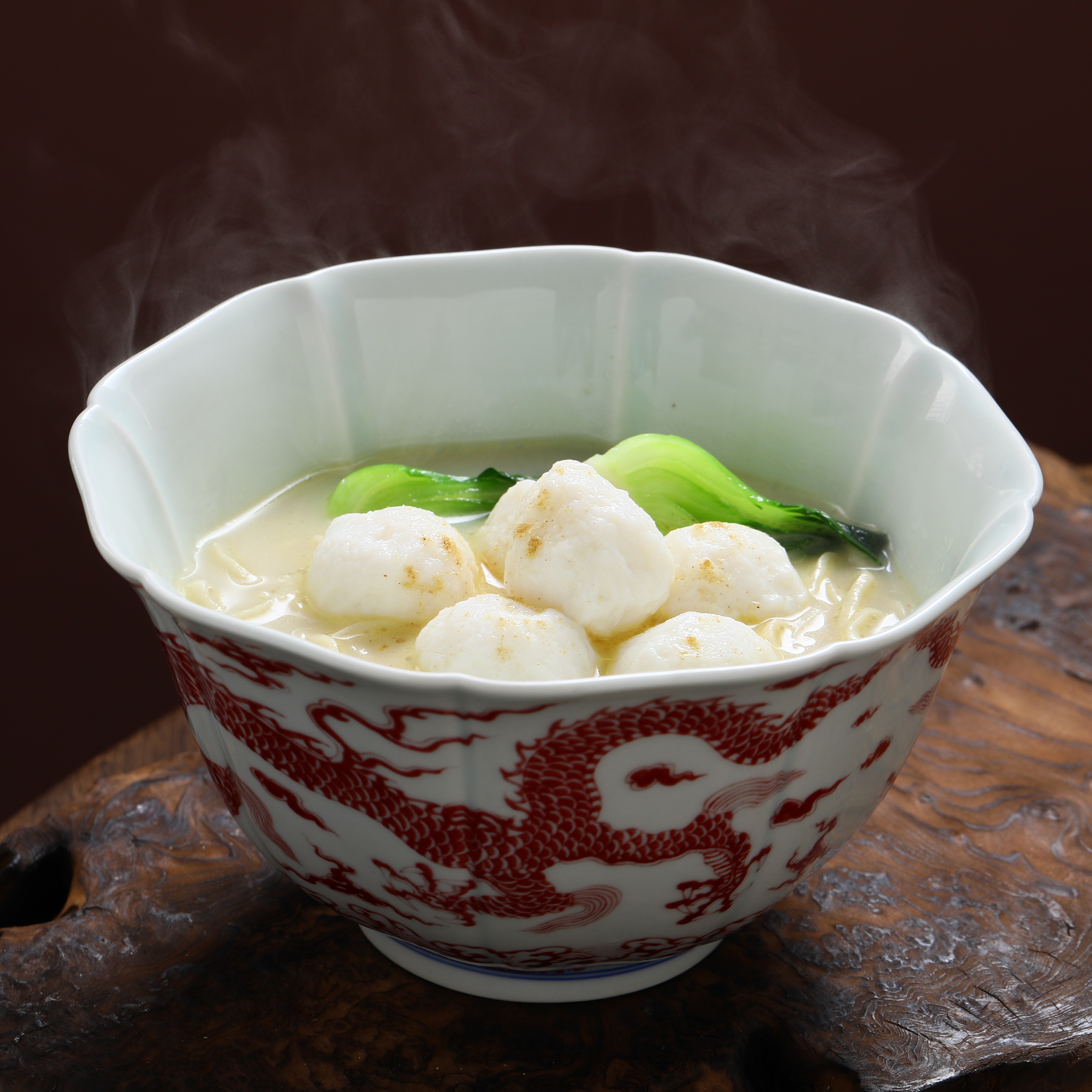 Noodles with Fish Balls in Fish Soup