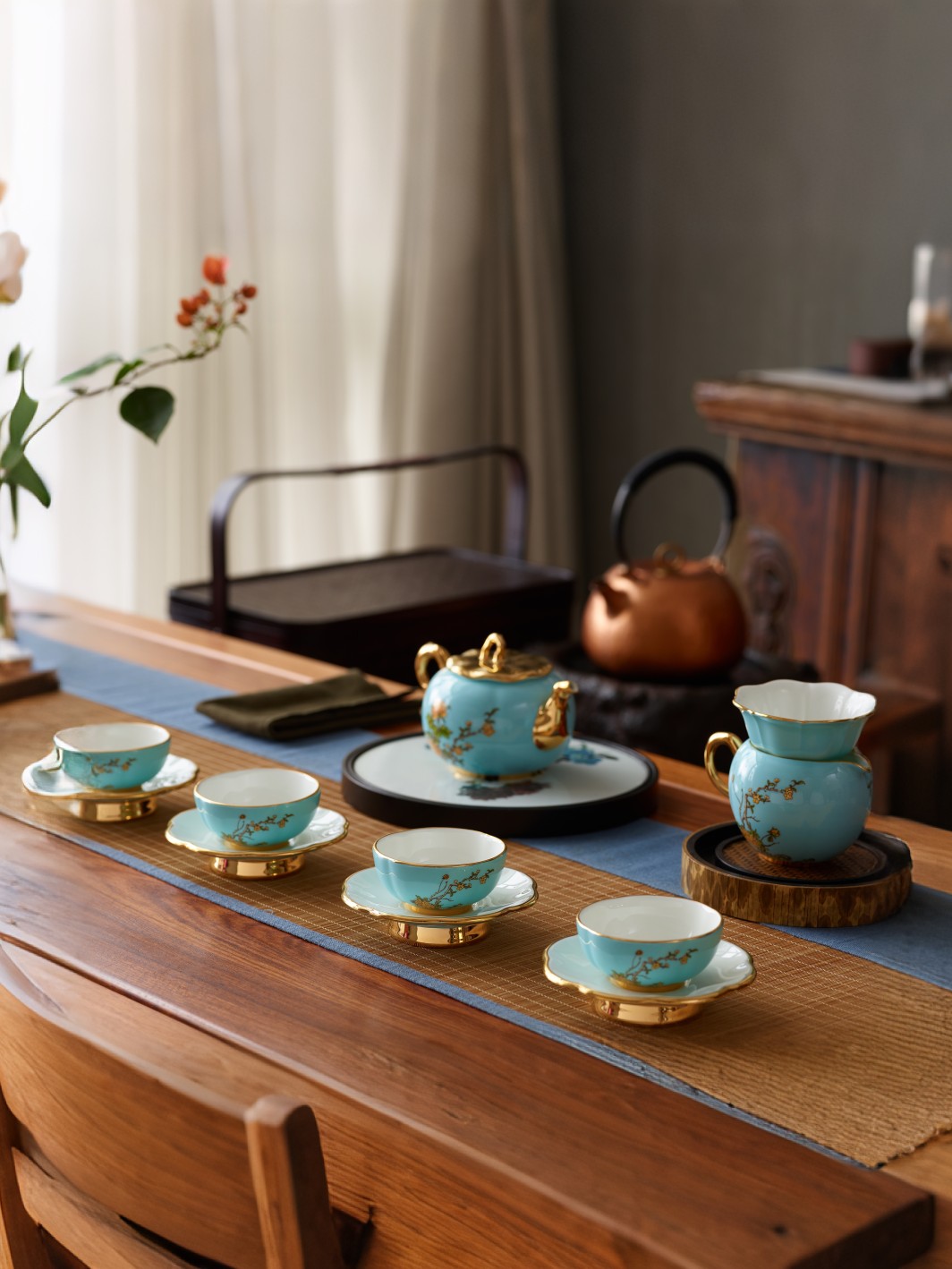 Madam Porcelain – West Lake Blue 12-Piece Tea Set
