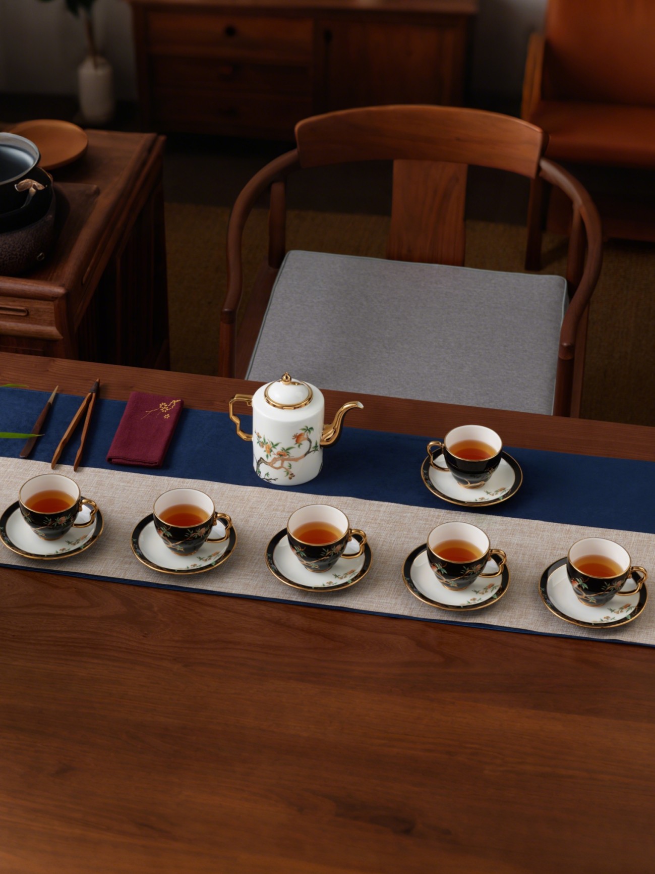 Madam Porcelain – Pomegranate Home 14‑Piece Straight Teapot Tea Set (480ml)