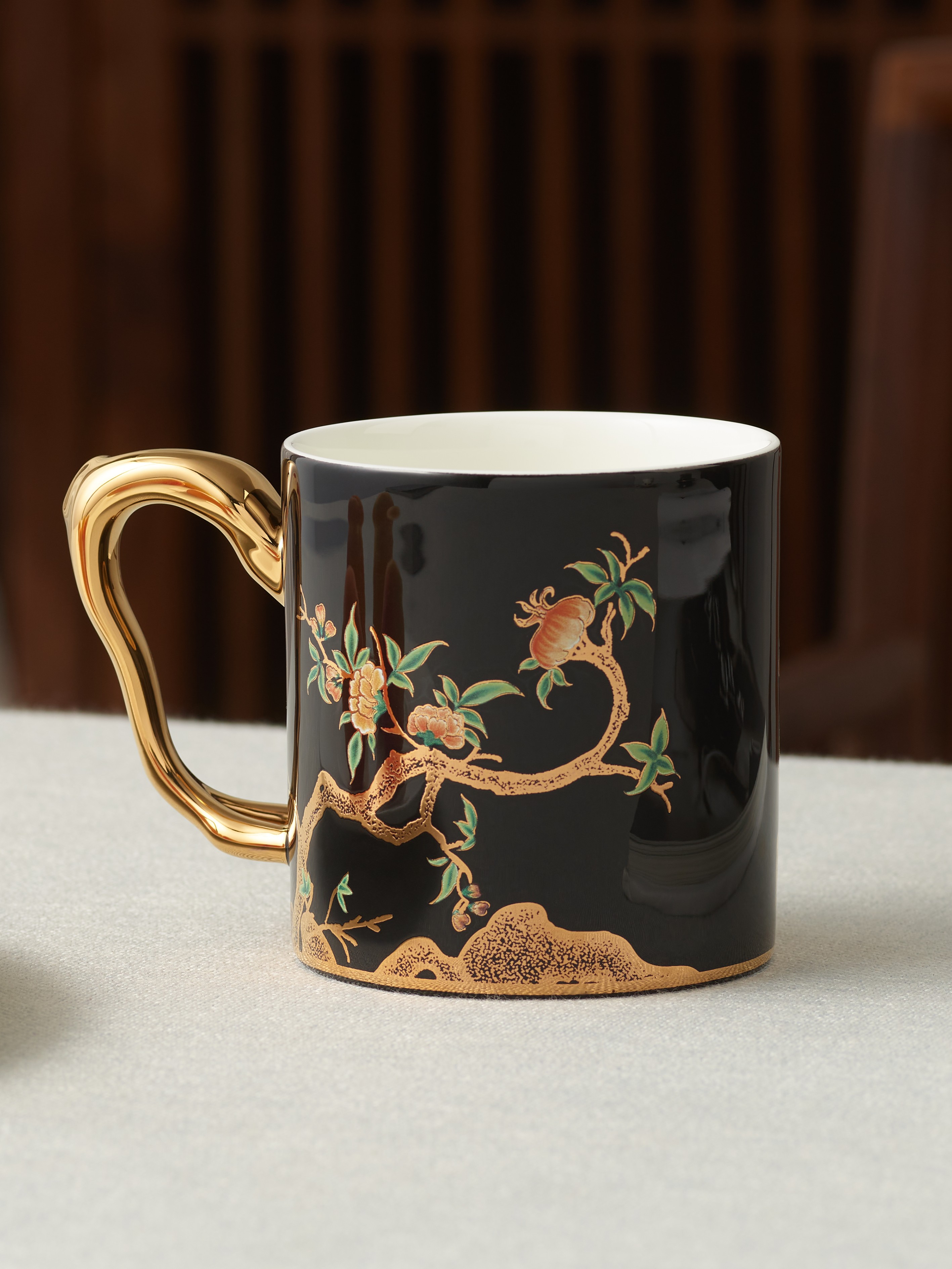 Madam Porcelain – Pomegranate Home Mug (350ml)