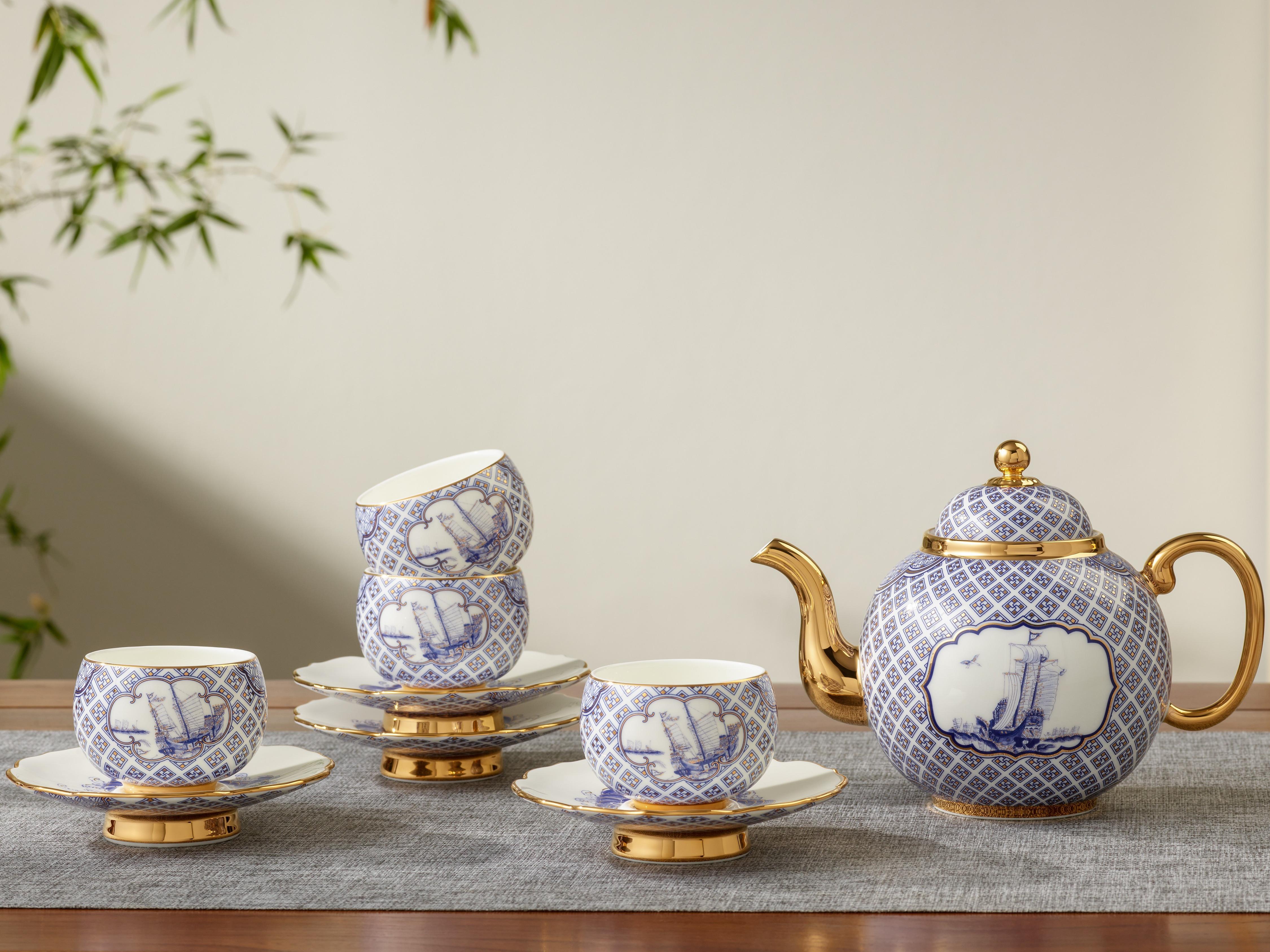 **Gentleman Porcelain – Universal Peace 10-Piece Chinese Tea Set**