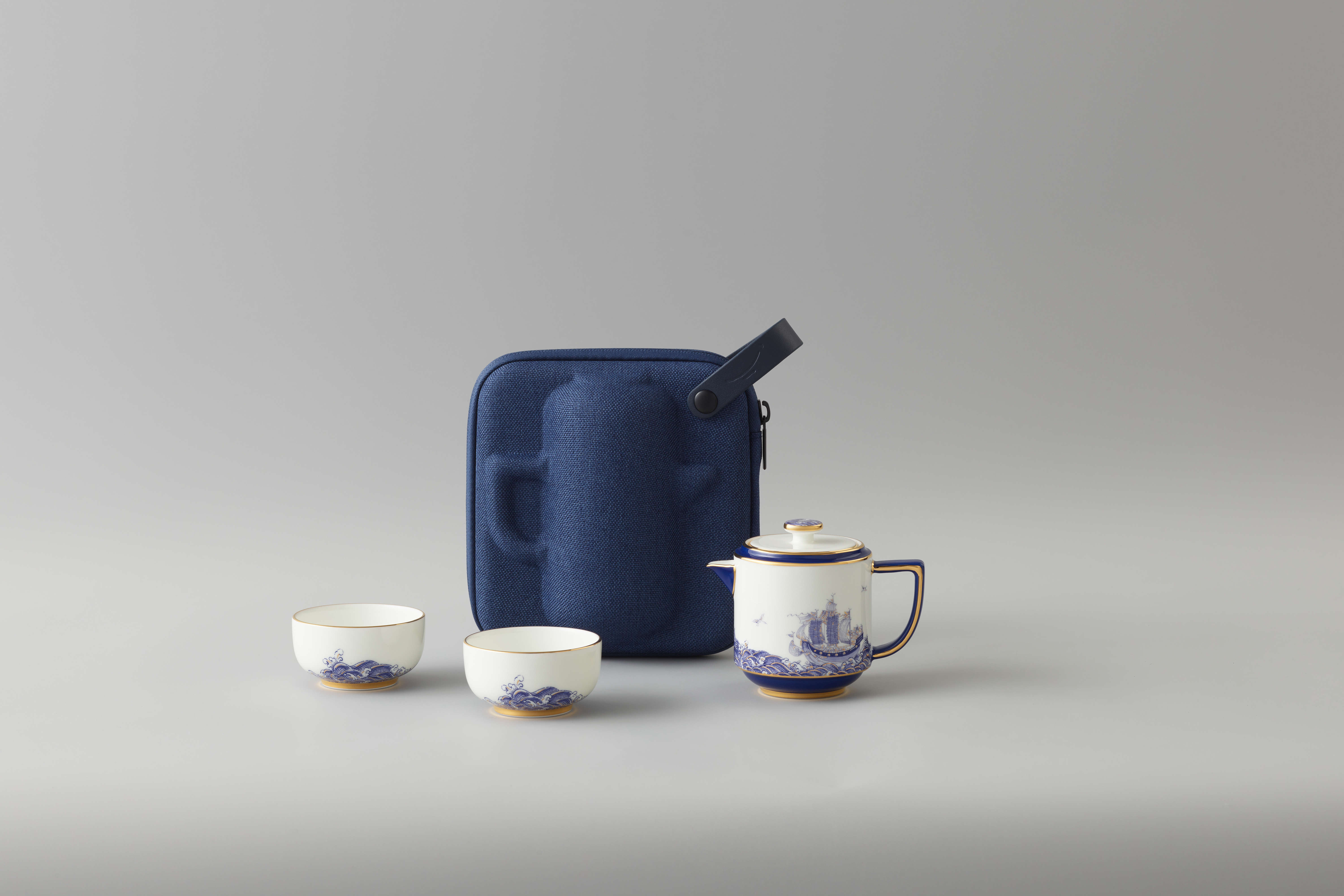 "Gentleman Porcelain – Universal Peace" 4-Piece Travel Tea Set