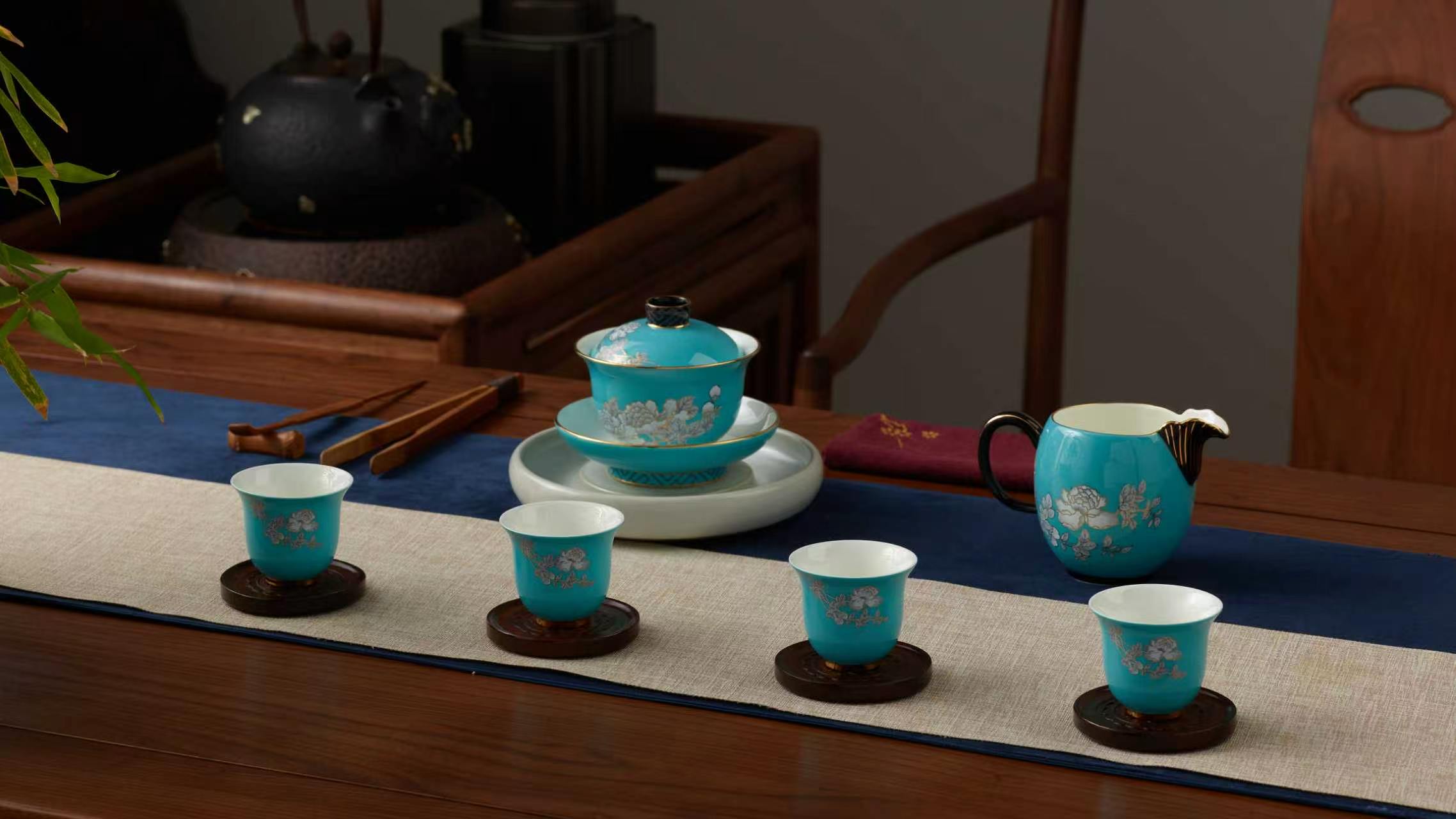 Ink‑Wash Peony 8‑Piece Tea Set